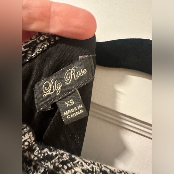 Halter top jumpsuit with open back - Picture 3 of 5